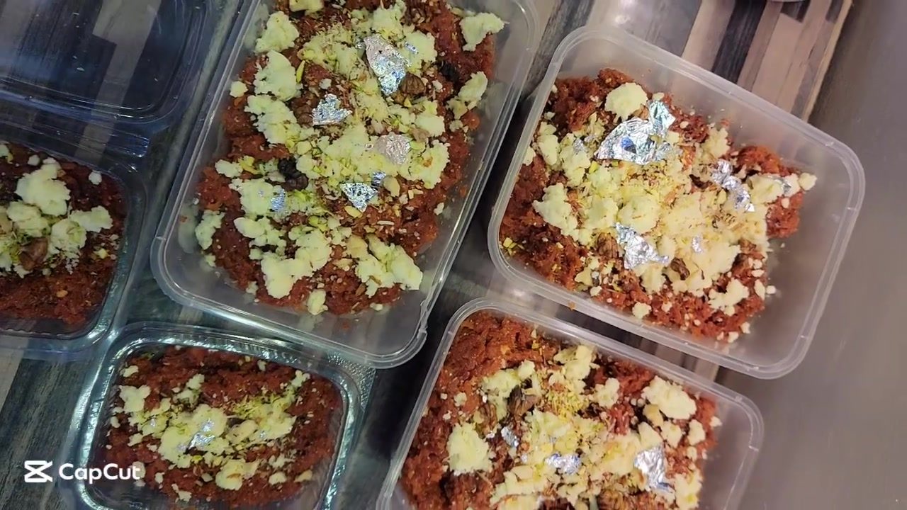Gajar Ka Halwa Recipe - Traditional Pakistani Style