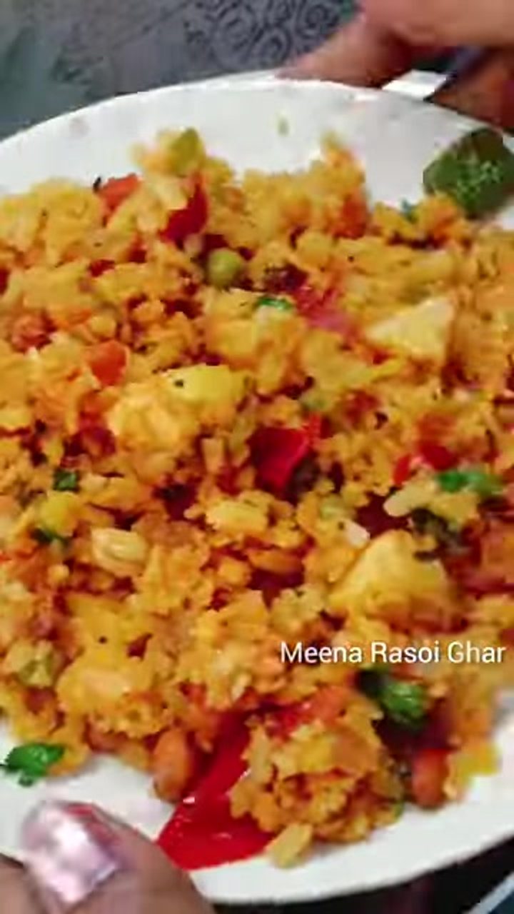 Flavorful Vegetable Poha for Sunday Breakfast