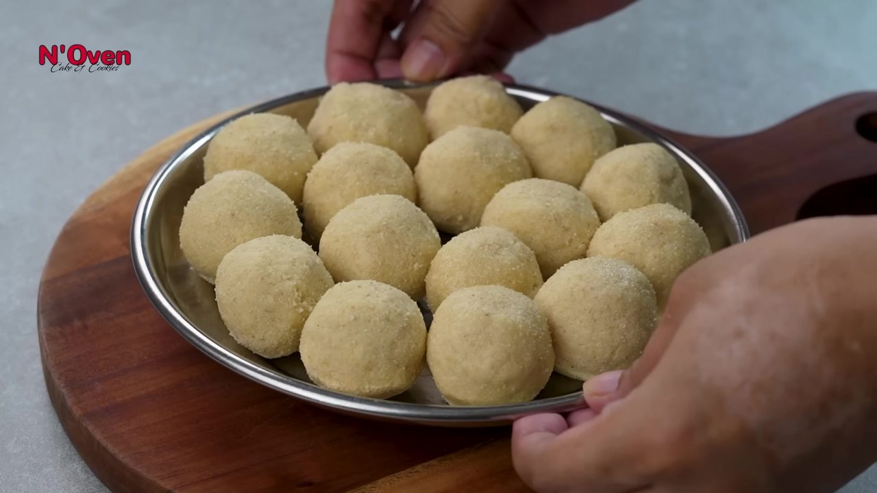 Suji Laddu Sweet – Traditional Indian Sweet