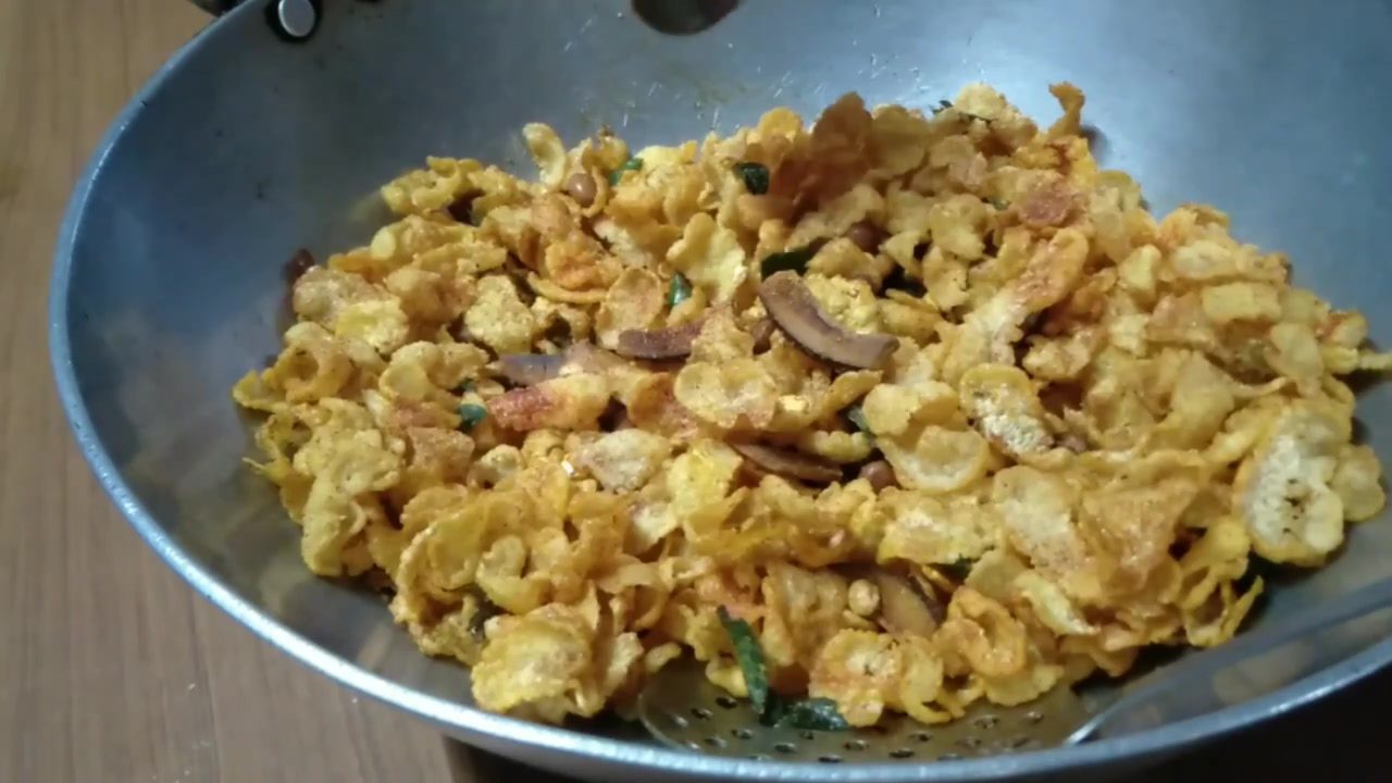 Corn Chivda (Indian Snacks)