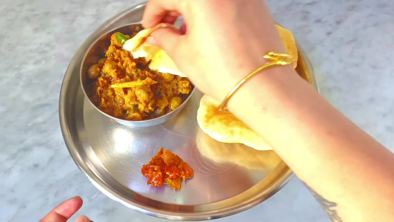 Balloon Bhature Without Yeast Recipe