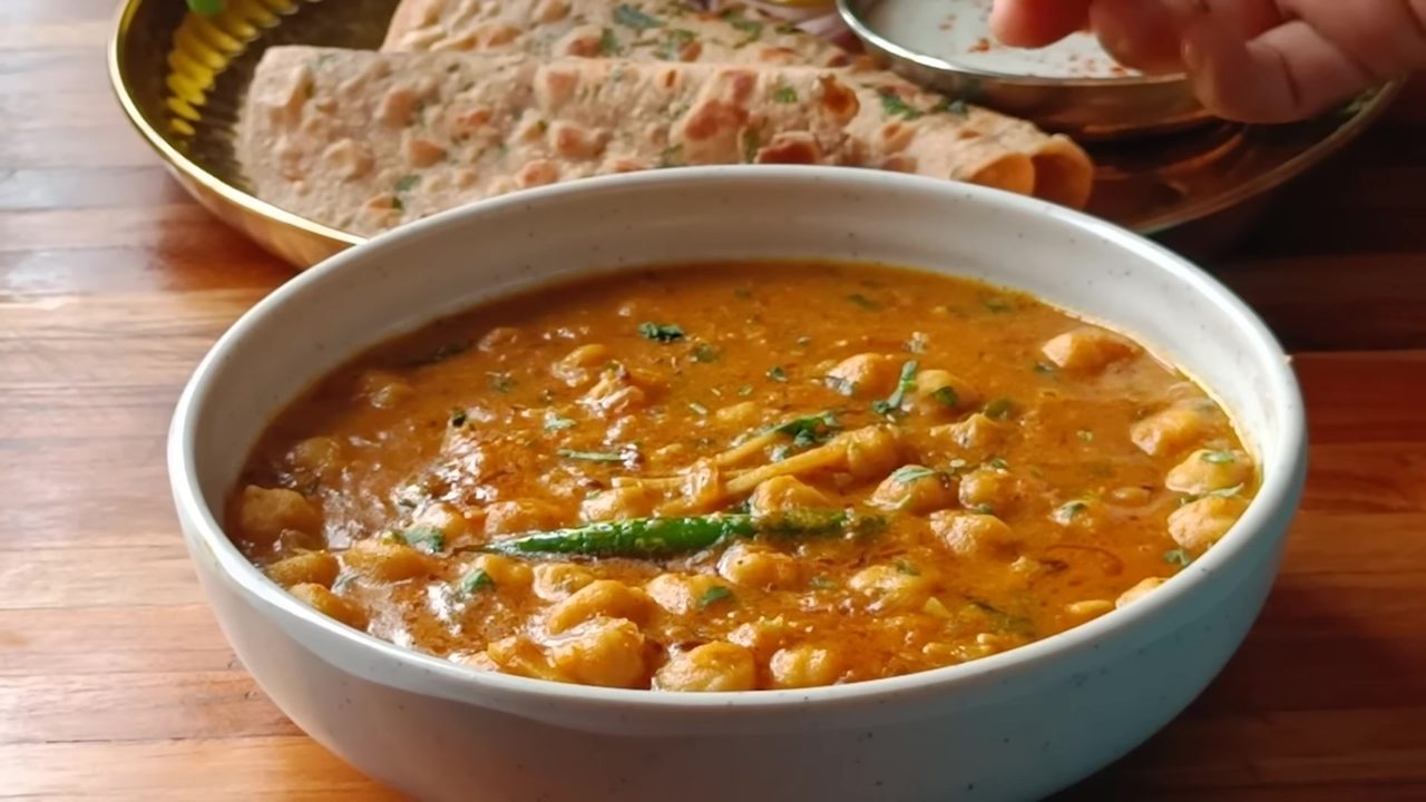Chikkar Chhole – Rich & Creamy North Indian Chickpea Curry