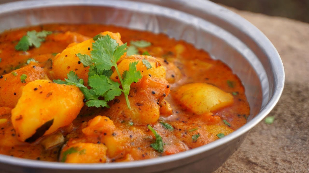 Bateta Nu Shaak | Potato Curry with Rice – Gujarati Style